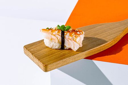 Суши с креветкой