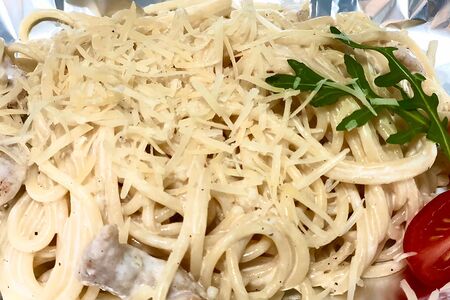 Спагетти Альфредо с курицей в сливочном соусе