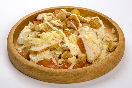Салат Цезарь с курицей