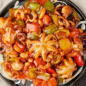 Ութոտնուկ թավայի վրա