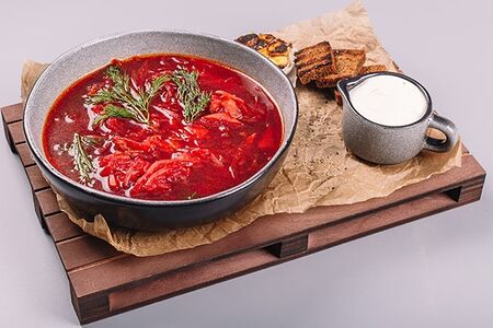 Борщ с гренками