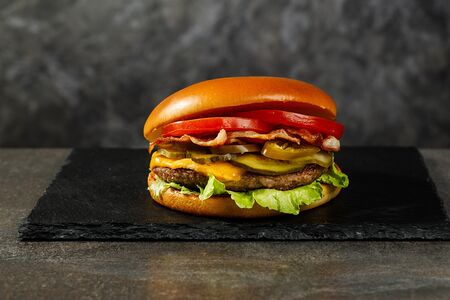 Мексиканский бургер с телятиной