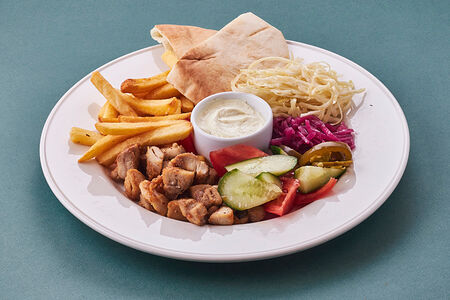 Шаверма на тарелке