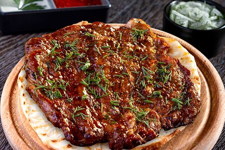 Стейк из cвинoй шейки