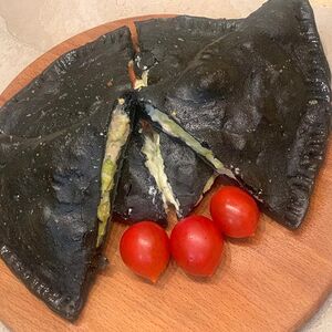 Кальцоне Черный Цезарь