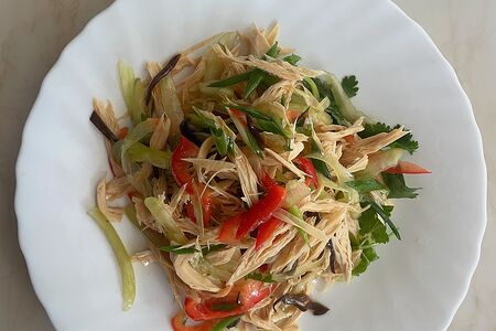 Салат со спаржей