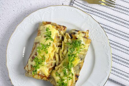 Домашние блины с сыром и зеленью