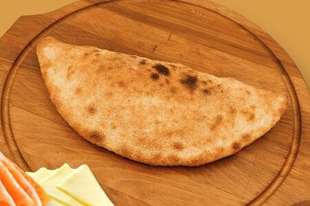 Кальцоне копченый лосось