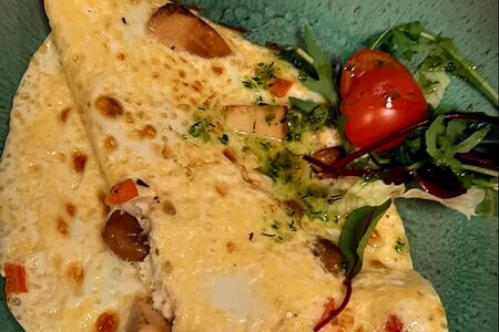 Омлет с шампиньонами и куриным филе