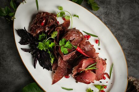 Мясная нарезка