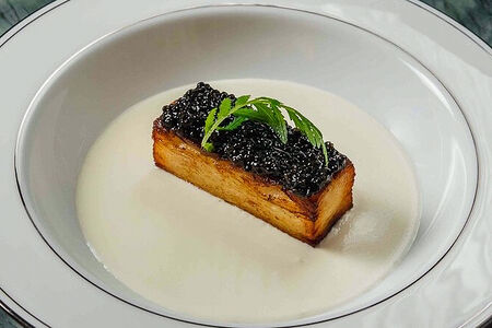 Картофельный гратен, черная икра