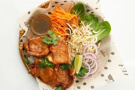 Тайская курица с лапшой Бун Га