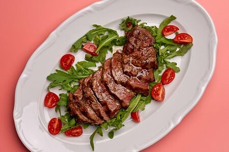 Тальята из говядины с запеченным картофелем стоун