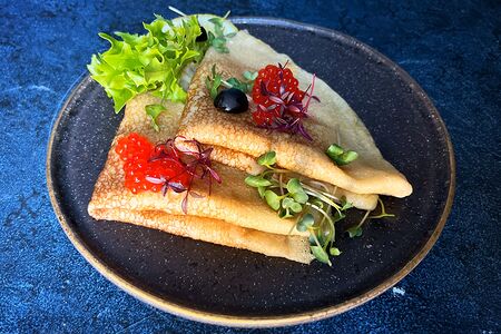 Блины с кремом-чизом и красной икрой (веган, без глютена, без сахара / vegan, gluten-free, sugar-free)