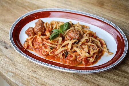 Tagliatelle con polpette