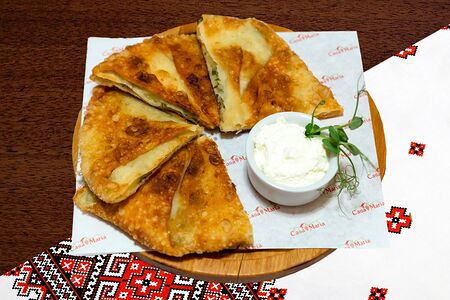 Плацинда с картофелем, брынзой и зеленью