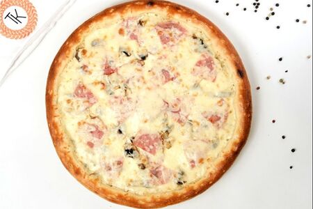 Пицца с ветчиной и грибами