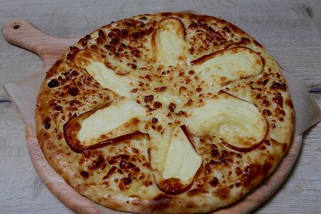 Хачапури с копченым сыром