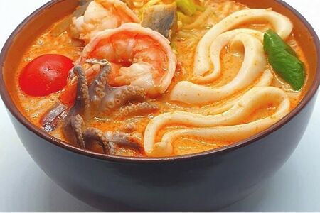 Том ям с морепродуктами