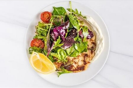 Цыпленок Миланезе, пармезан, микс салата