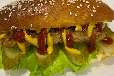 Бургер с котлетой говяжьей
