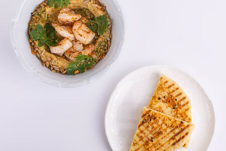 Хумус с креветками