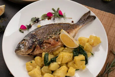 Орада на гриле с картофелем