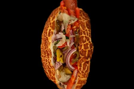 Гриль-багет с куриной колбаской