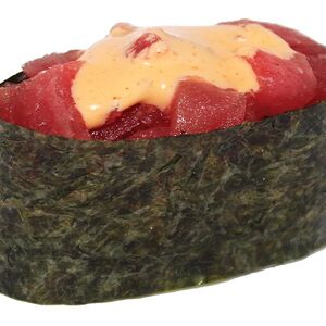 Гункан с тунцом спайси