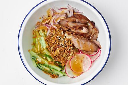 Салат Утка с пророщенными бобами