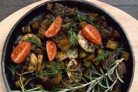 Картофель с грибами и телёнком