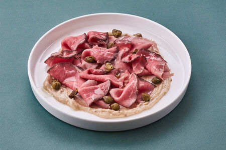 Вителло тоннато с каперсами