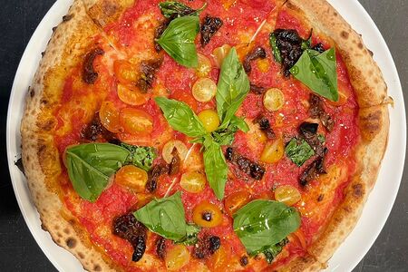 Пицца Маринара с томатами