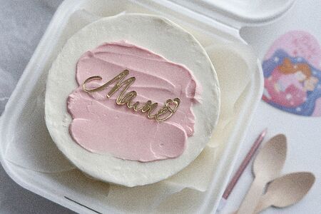 Бенто-торт на День матери с розовым топпером 