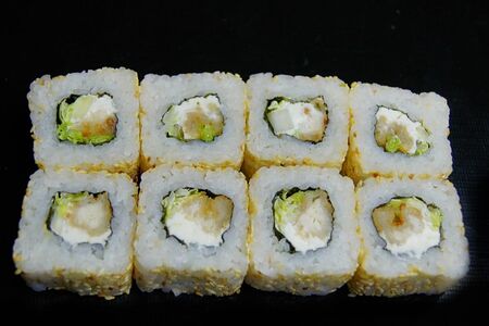 Ролл с окунем