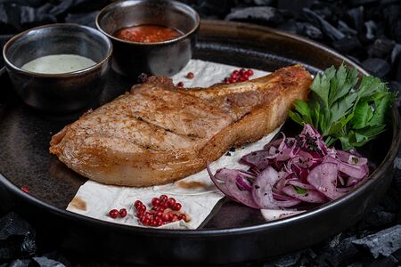 Свиная корейка на мангале