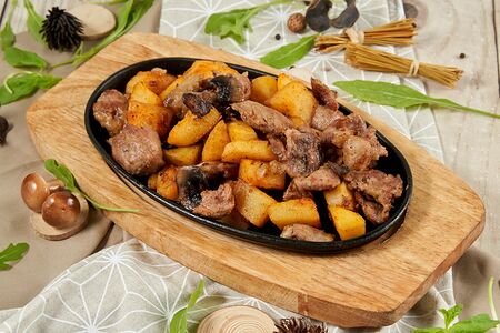 Свинина с картофелем и грибами