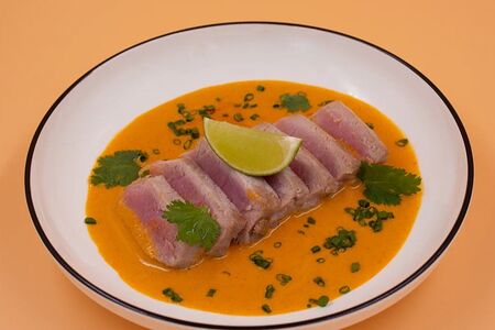 Филе тунца в кокосовом карри