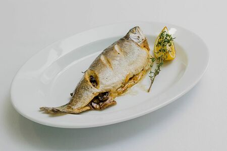 Форель с грибами