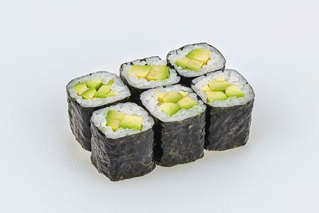 Ролл с авокадо