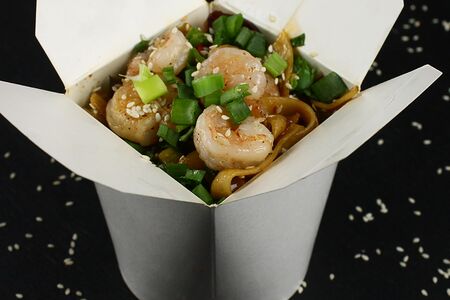 Вок с креветками