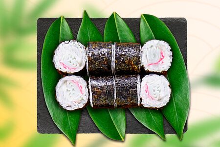 Маки с крабом