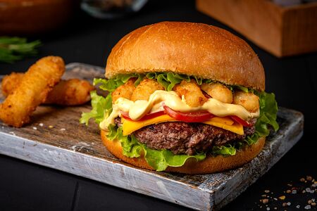 Сырный бургер