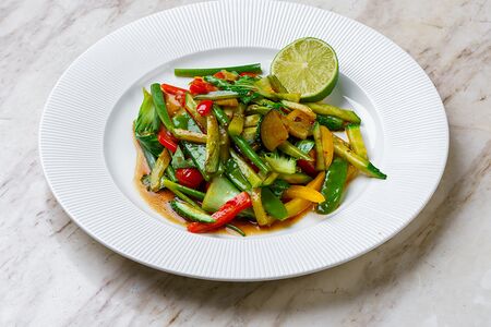 Овощи на воке