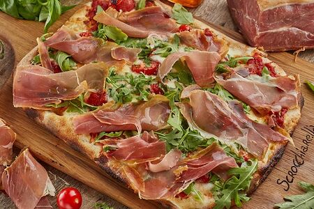 Пицца римская Прошутто с маскарпоне