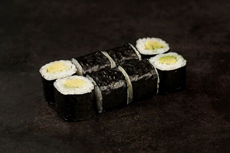 Маки Авокадо