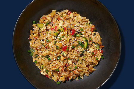 Рис теппан  с яйцом и овощами