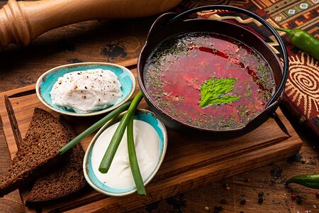 Борщ с салом