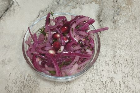 Маринованный лук в фирменном маринаде