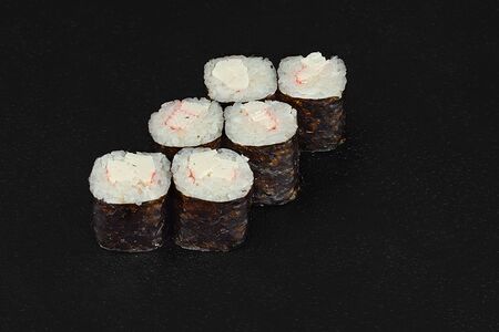 Хосомаки с крабом